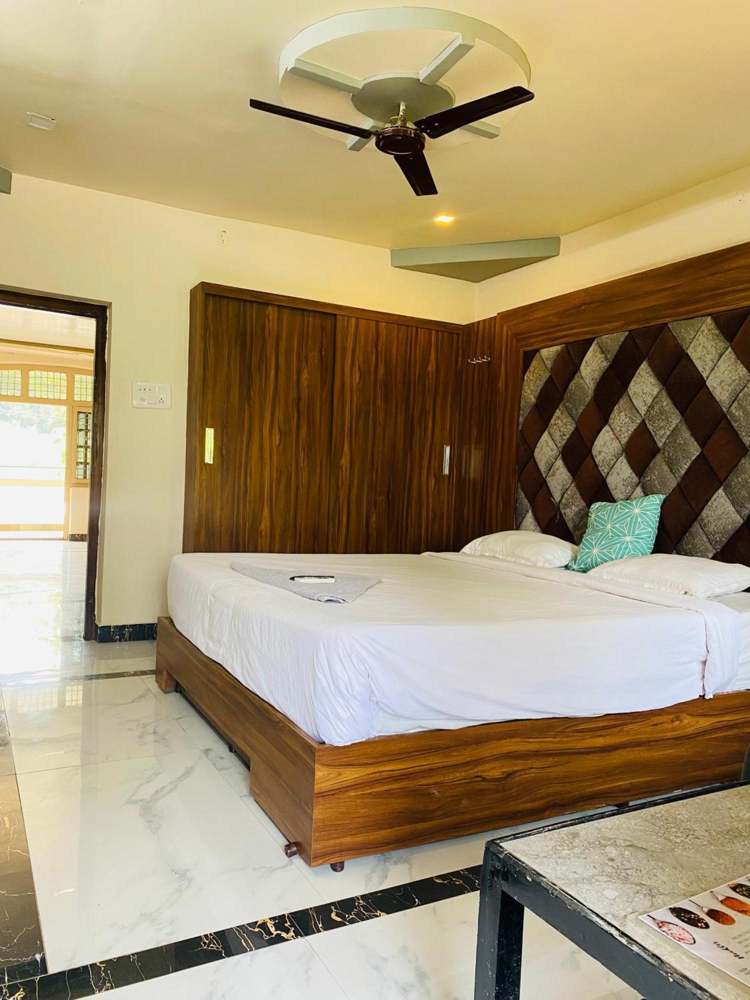 Natures Nest Araku Resort エクステリア 写真